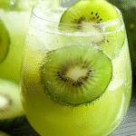 AGUA FRESCA DE KIWI CON PEPINO.