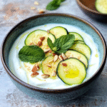 Crema Fría de Calabacín con Yogur Griego y Almendras