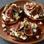 Tostadas de Higos a la Parrilla con Queso de Cabra y Miel de Chile