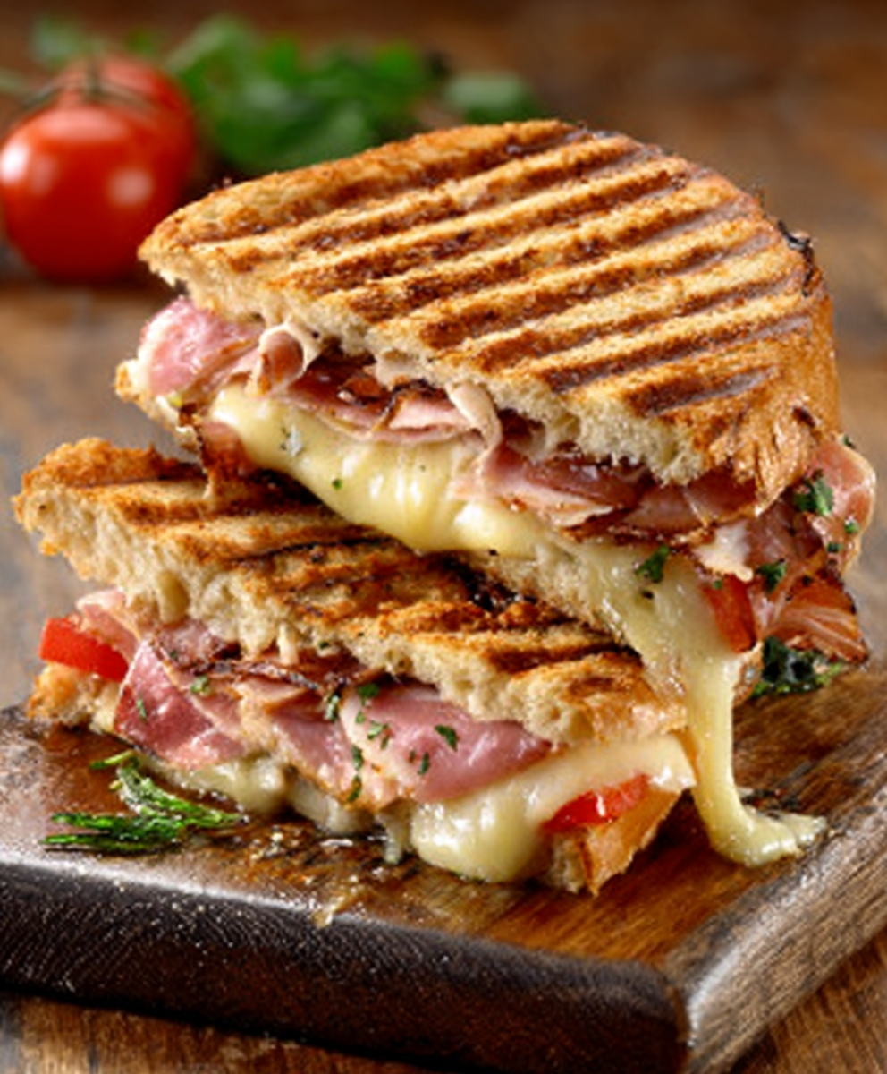 Panini de jamón serrano y queso manchego para comidas rápidas