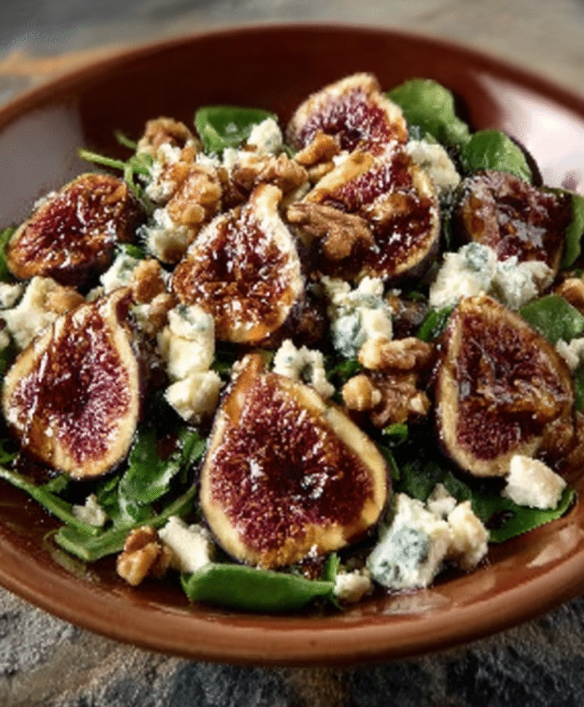 Ensalada de Higos con Queso Azul y Nueces