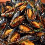 Mejillones al Vapor con Vino Blanco y Laurel