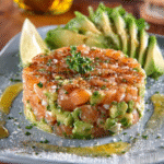 Tartar de Salmón con Aguacate y Lima