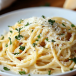 Espagueti Cremoso de Ajo y Parmesano