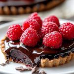 Tarta de Chocolate Oscuro y Frambuesas