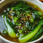 Sopa Salada de Bok Choy con Ajo y Jengibre