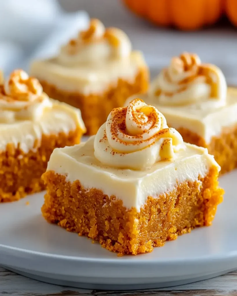 Barras de Calabaza con Glaseado de Queso Crema First Image First Image