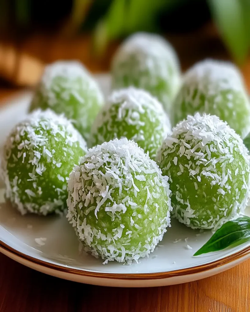 Bolas de Klepon Verde First Image First Image