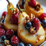 Peras al Horno con Berries, Miel, Nueces y Queso Azul First Image First Image