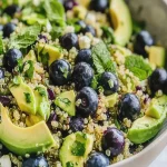 Ensalada de Quinoa con Aguacate y Arándanos First Image First Image